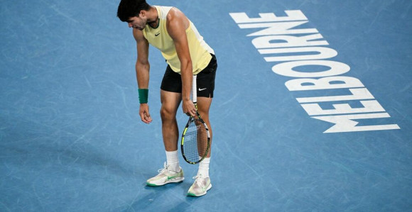 Алкараз поражен, заказан спектакл у полуфиналу АО