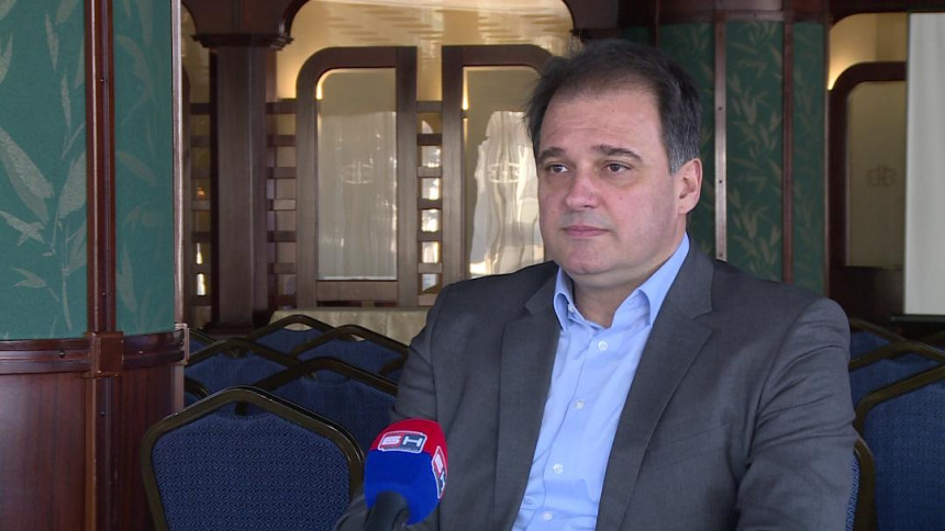 Podjela novca je ono što najbolje spaja vlast