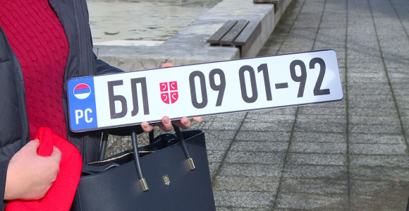 Јефтино србовање и лажни патриотизам у служби маркетинга и СНСД пропаганде