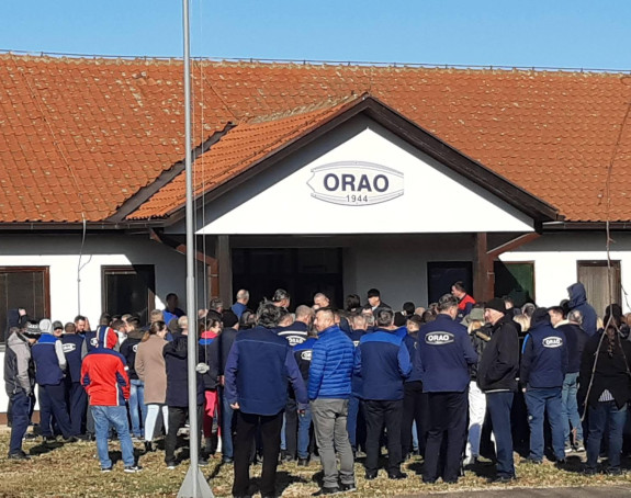 Radnici "Orla" ponovo se bune, neće Savića (VIDEO)