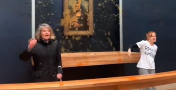 Aktivisti bacili supu na sliku Mona Lize (VIDEO)