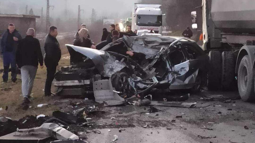 Teška nesreća kod Žepča: Više osoba povrijeđeno