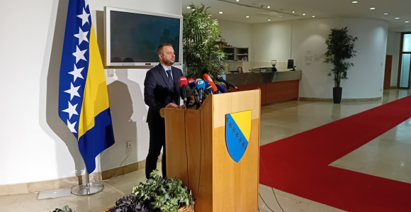 Nešković napustio sjednicu: Prekršen je poslovnik!
