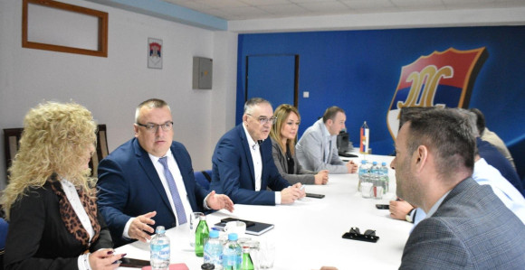 Nejedinstvo opozicije ide u korist SNSD-a