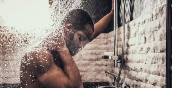 Žena zatražila razvod od muža jer se retko tušira i pere zube!