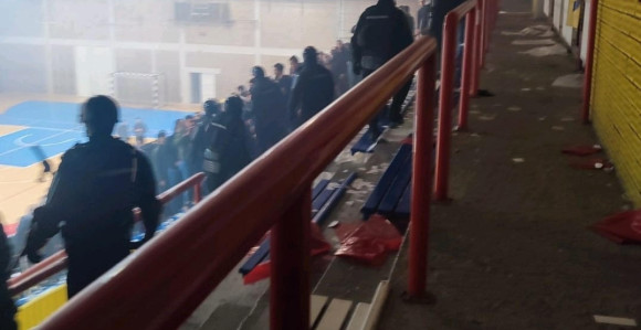 Bijeljina: Tuča između navijača Zvezde i Bijeljine (VIDEO)