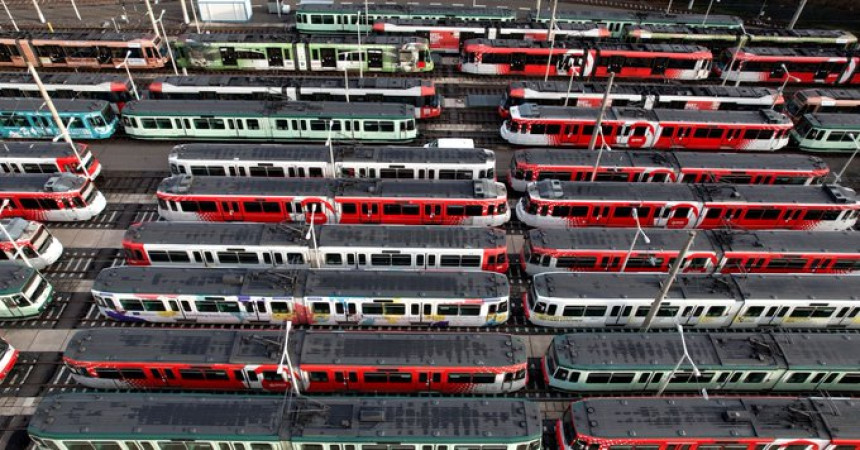 Širom Njemačke blokade, autobusi i tramvaji stoje