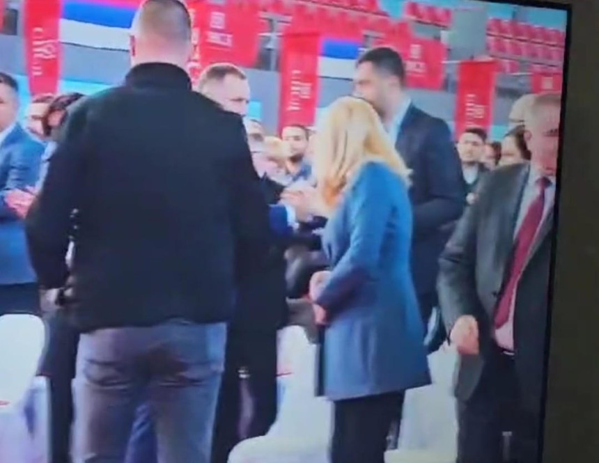 Milorad Dodik priprema sina za preuzimanje SNSD-a? Šta se krije u pozadini?