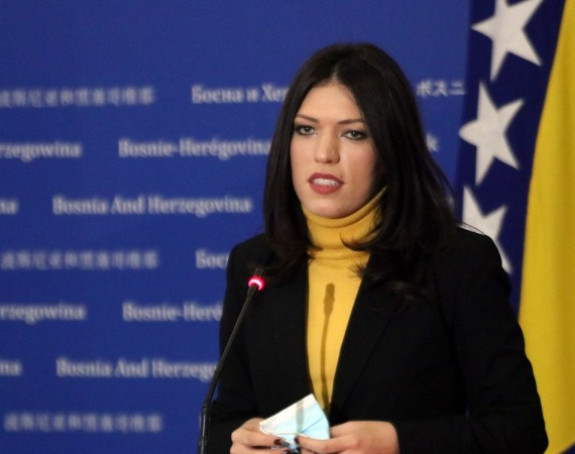 Nekada ste nas učili, a sada ste protiv nas
