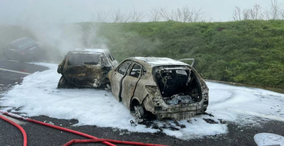 Стравичан удес на ауто-путу, око 100 возила учествовало