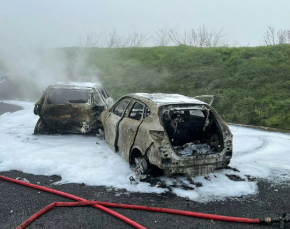 Stravičan udes na auto-putu, oko 100 vozila učestvovalo