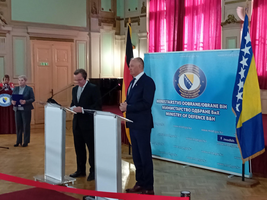 "Morate odlučiti na kojem vjenčanju ćete da plešete"