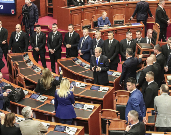 Neredi u skupštini, opozicija pokušala da dođe do Rame