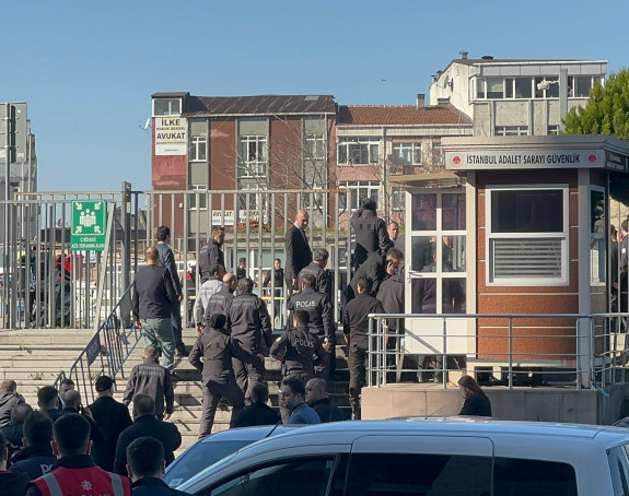 Pucnjava ispred suda u Istanbulu, napadači ubijeni