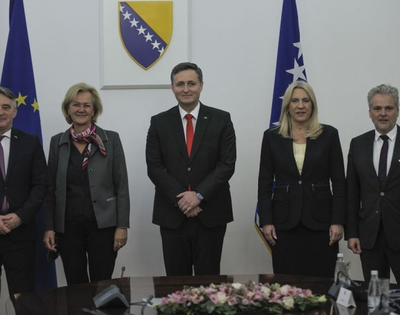 Ajhorst od vlasti traži izvještaj o reformama u BiH