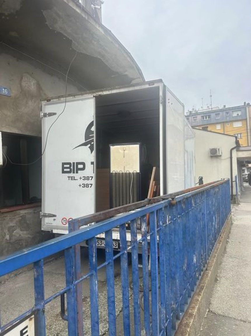 Mladenka Stajić se predomislila, vraća namještaj u "Vode"