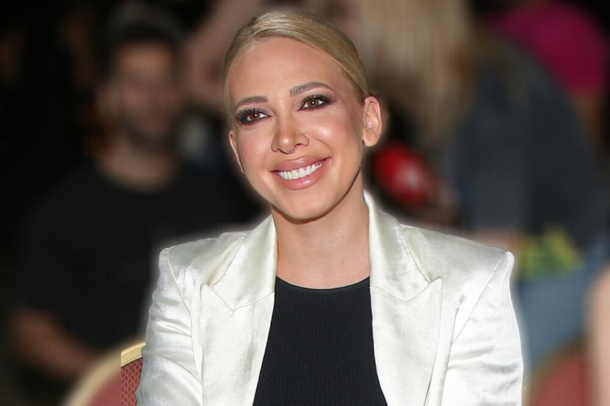 Милица Тодоровић у вези са тату мајстором за обрве!