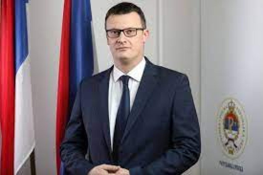 Božović: Šta radi Dodik na ovakvim sastancima