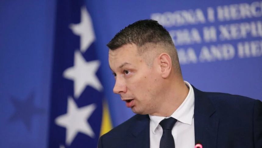 Nešiću potreban prevodilac: Evo koliko će koštati