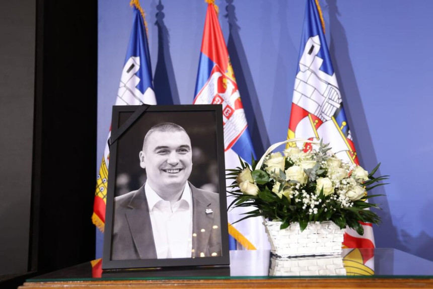 Suze, dirljivi govori... Oproštaj od Dejana Milojevića