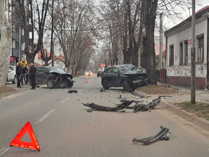 Bijeljina: Sudar dva vozila, blokiran saobraćaj