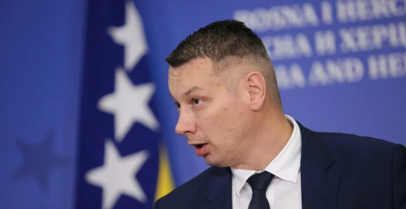 Nešiću potreban prevodilac: Evo koliko će koštati