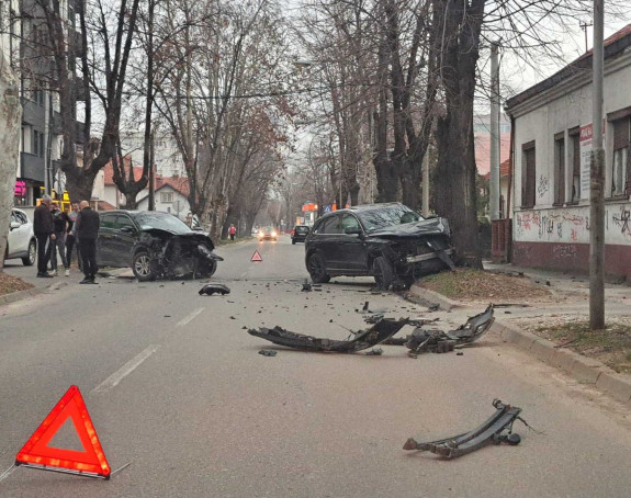 Bijeljina: Sudar dva vozila, blokiran saobraćaj