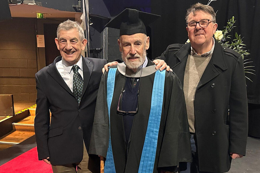 Sa 95 godina magistrirao, sada planira i doktorat