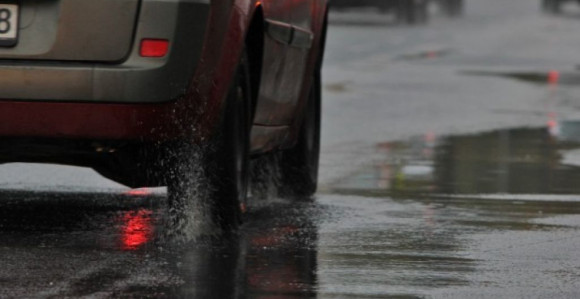 Klizavi kolovozi, magla u kotlinama, mogući odroni