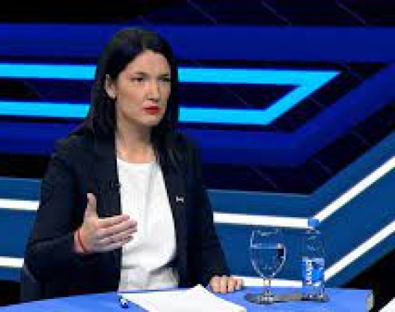 Baji, ali i drugim pjevačima nije mjesto u školskom dvorištu