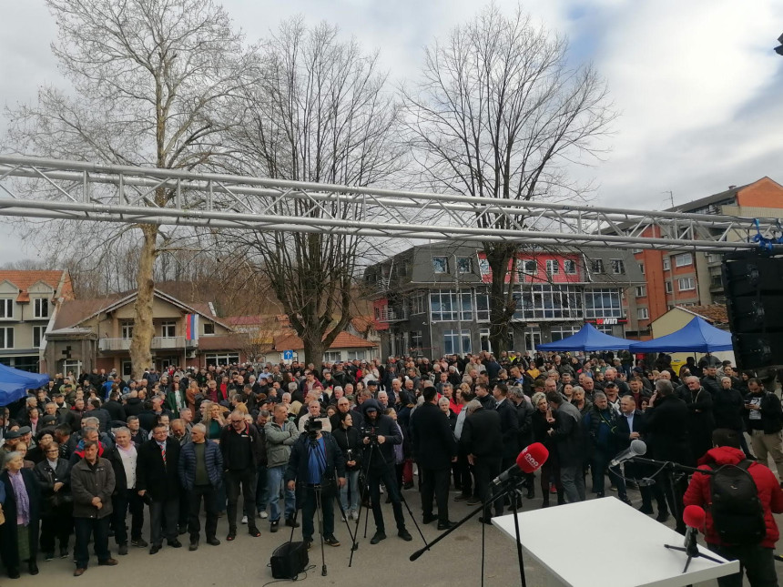 Narodni skup u Loparama protiv rudnika na Majevici