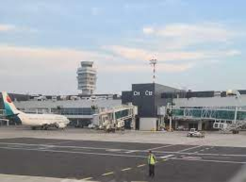 Slijetanje i polijetanje na aerodromu bili suspendovani