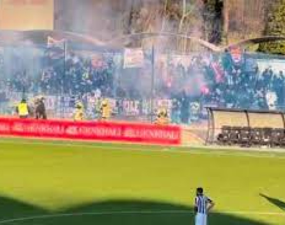 Eksploziv s tribine povrijedio šest igrača (VIDEO)