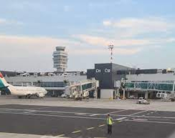 Slijetanje i polijetanje na aerodromu bili suspendovani
