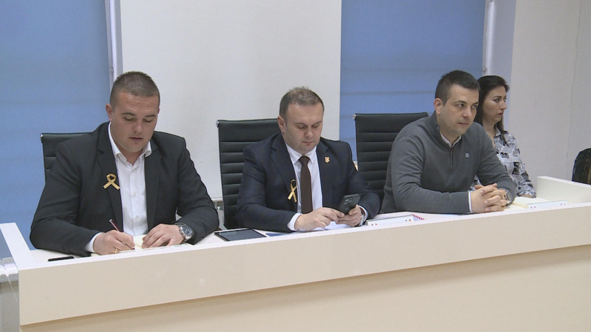 Ćosić kritikovao Vladu Srpske, ako ovako nastave ugasiće nas!