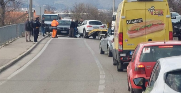Sudar četiri vozila kod Mostara, tri osobe povrijeđene
