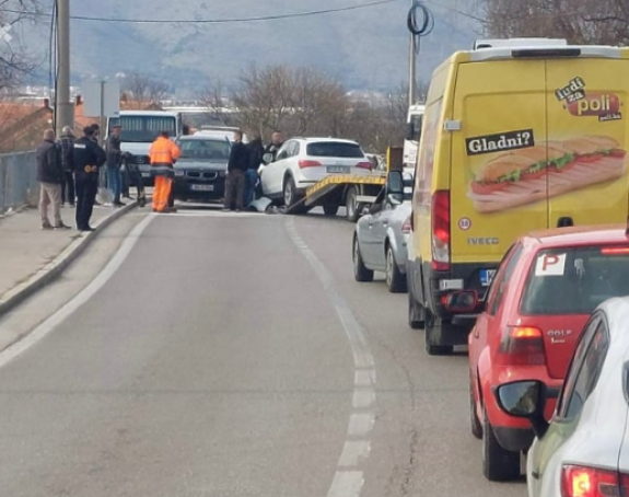 Sudar četiri vozila kod Mostara, tri osobe povrijeđene