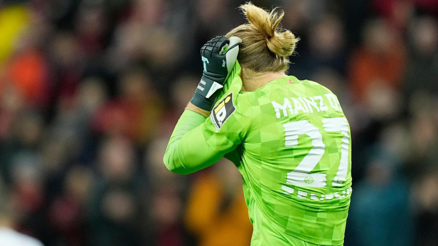 Nevjerovatan kiks golmana Majnca (VIDEO)