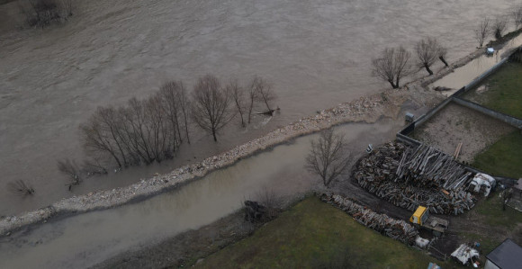 Obilne padavine izazvale poplave u dolini Neretve