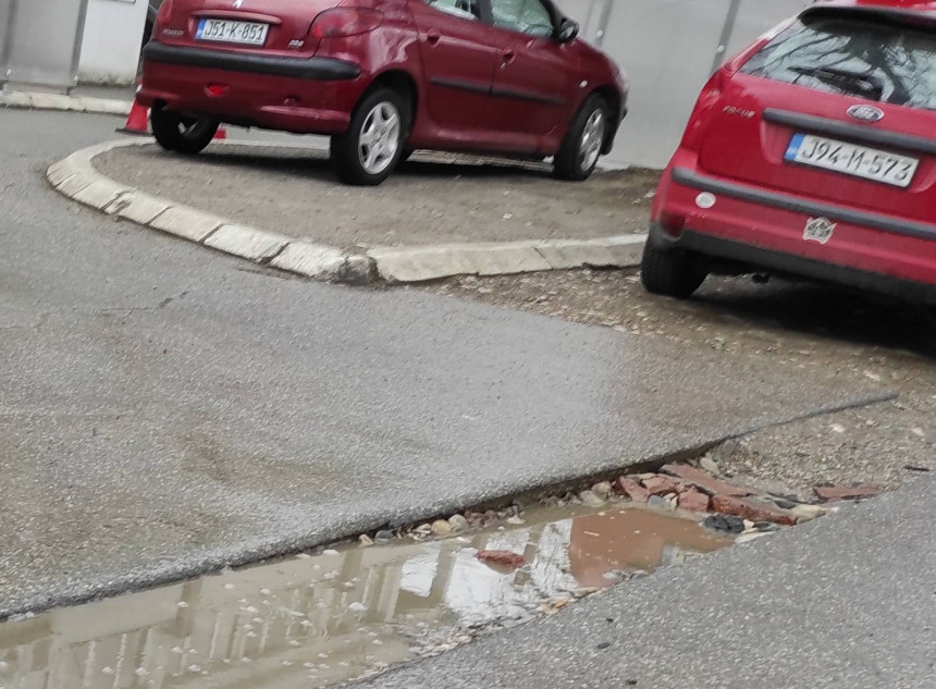 Potrebno terensko vozilo za prilaz Poliklinici u BL
