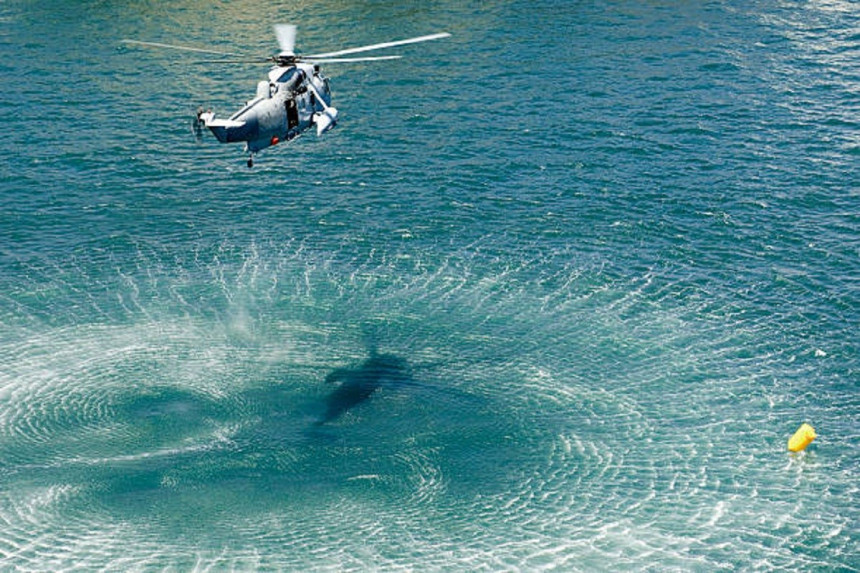 Helikopter nestao kod Norveške, ljudi u okeanu