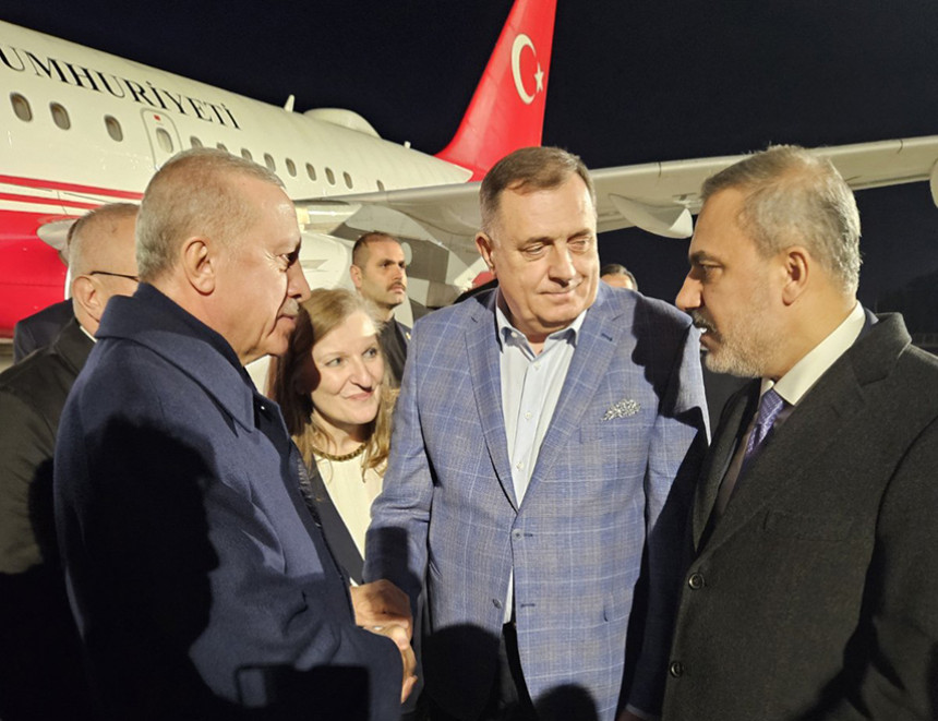 Dodik na aerodromu u Antaliji dočekao Erdogana (VIDEO)