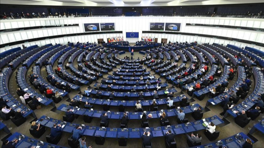 Европски парламент позива на увођење санкција Додику