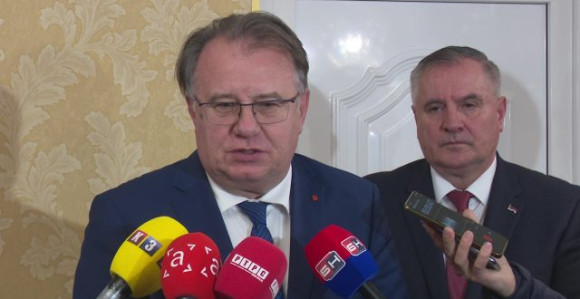 Вишковић демантује Нермина Никшића: Нема договора
