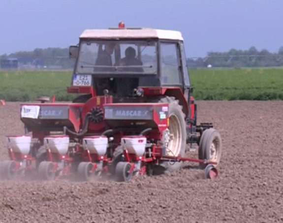 Касне подстицаји за пољопривреднике у Семберији