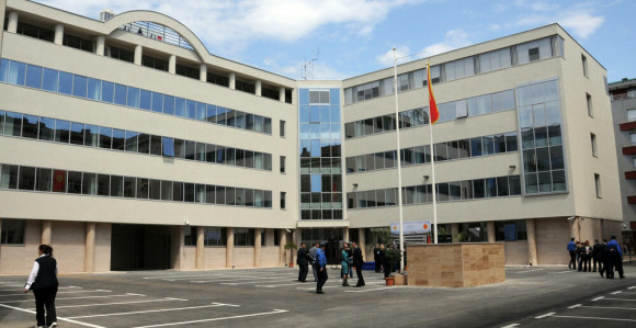 Pritvorenik teško povrijedio policajca u Podgorici