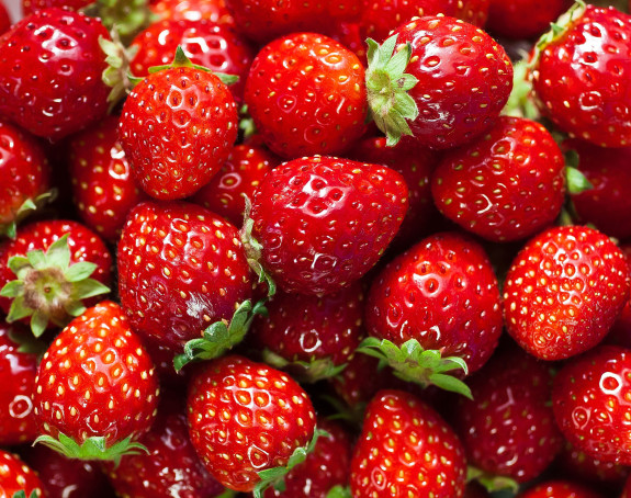 Šaka jagoda košta kao nekoliko kilograma brašna