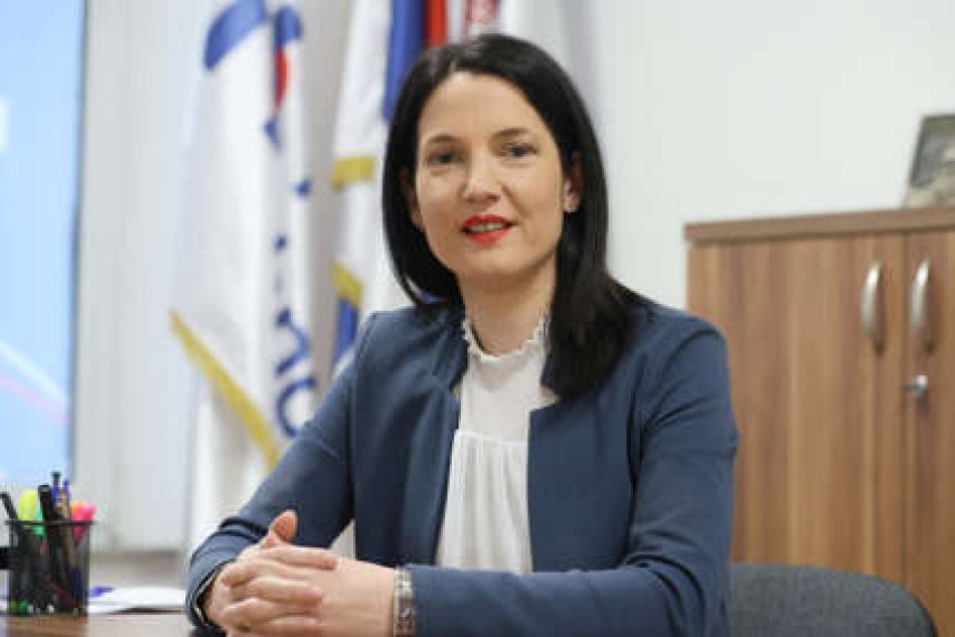 Članovi VSTS treba odmah da podnesu ostavke