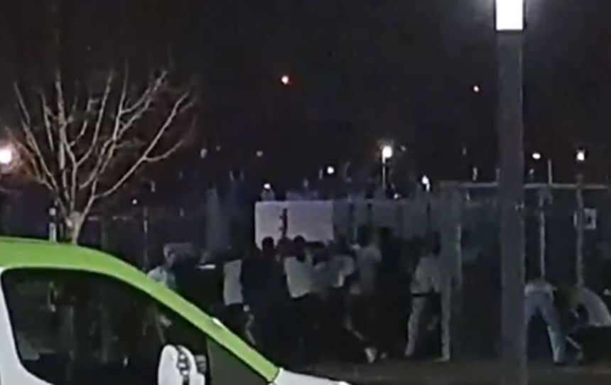 Sukob navijača uoči utakmice, 200 uhapšenih