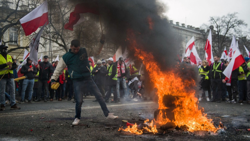 Nema dogovora, poljoprivrednici nastavili protest